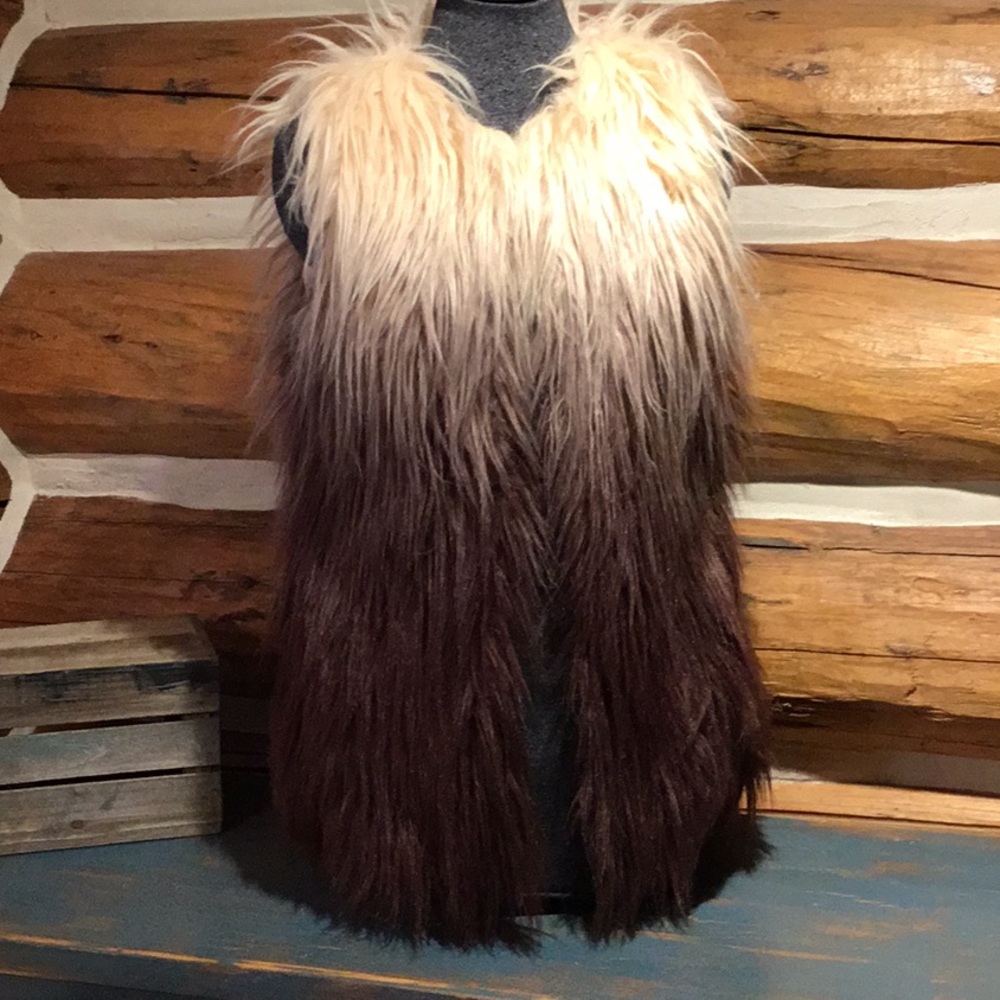 Me Jane Ombré Cream Brown Faux Fur Vest size M